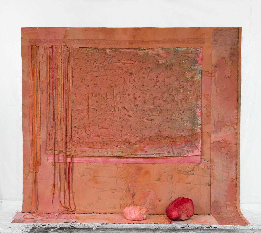 LAG over LAG, separatutstilling i Kinokino Kunstsal i Sandnes Verk; The Herritage 300cm x 274cm x 44cm