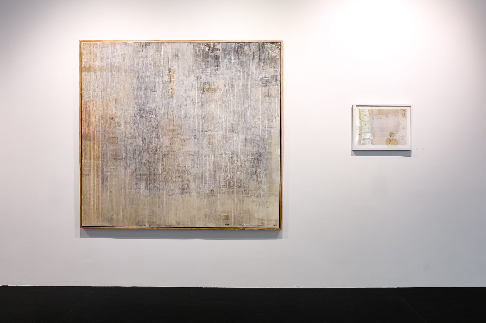 Serie: Behind the Layers, you will maybe find the Surface. Tittle: to the right; In a Distance 2, left work; Contemplation( framed) Works, to be seen in Beijing Dangdai Art fair 23-26/5 2024 Represented by Lens_ galley Photo: Lens-Gallery Beijing, Curator Algae Wang