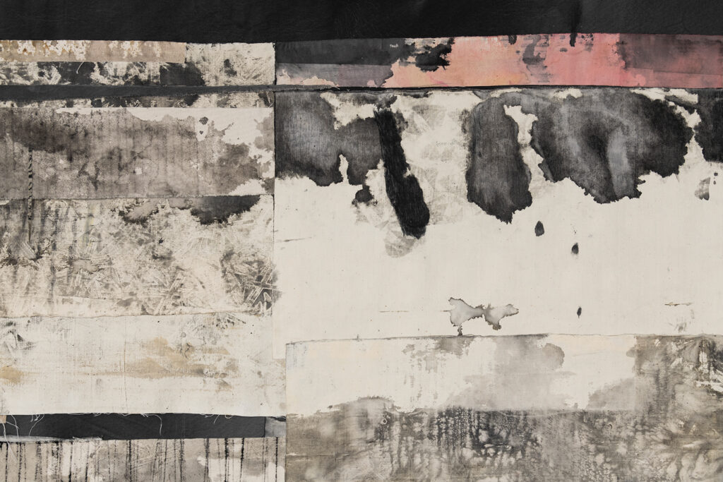 Moss Kunstforening, Dawn, It Elucidates 10/5-8/6 2025, Verk: Confution 269 cm x 200 cm, Utsnitt Foto: Øystein Thorvaldsen