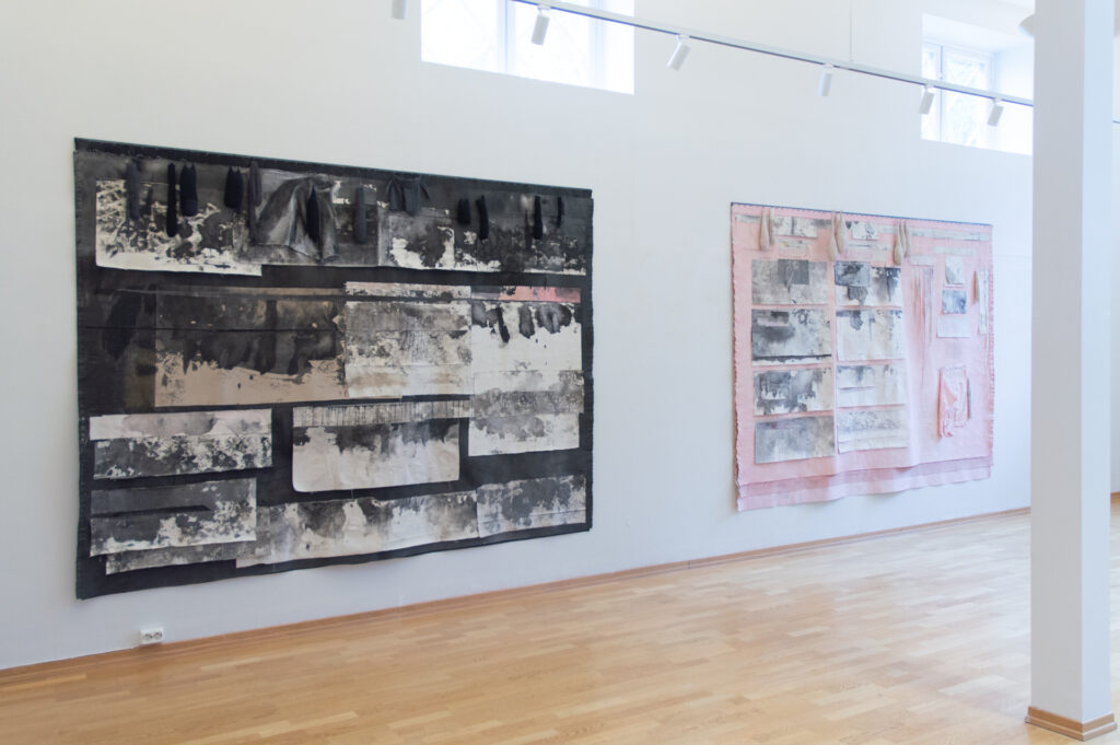 Moss Kunstforening, Dawn, It Elucidates 10/5-8/6 2025, Verk venstre; Confution h 200 cm x b 269 cm, Verk høyre; Delution h 200 cm x b 269 cm. Foto: Øystein Thorvaldsen