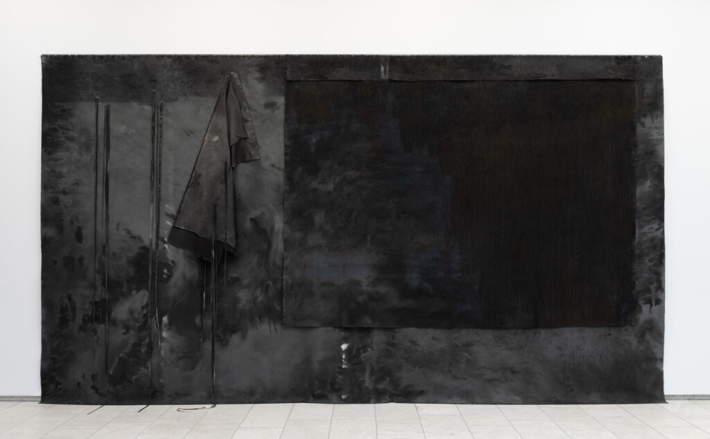 Kunstnerforbundet, Overlyssalen, Mars 2025. Verk: The Glittering on Dark Sea 477 cm x 270 cm Foto: Thomas Tveter
