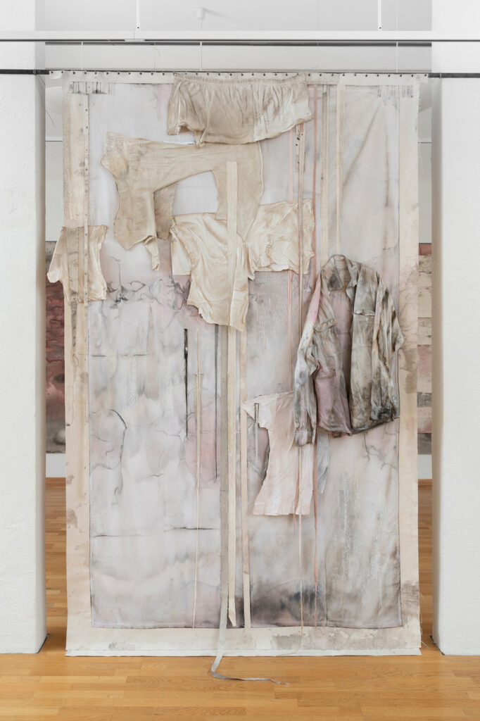 The Butterfly Effect 264 cm x 180 cm. Utstilling/ serie: Dawn, It Elucidates. Moss Kunstforening, separatutstilling 10/5-7/6 2025 Foto: Øystein Thorvaldsen