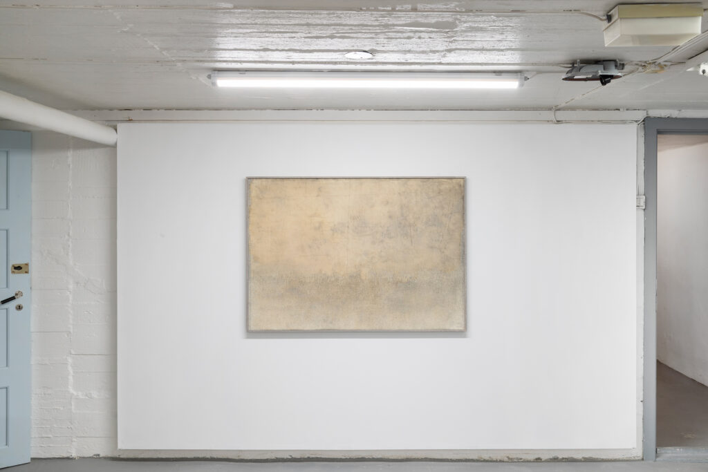 Serie: Arvestoff 2, Verk venstre: Uklare Minner 87 x 124 cm. Vises på galleri Kasematt, Sagene.