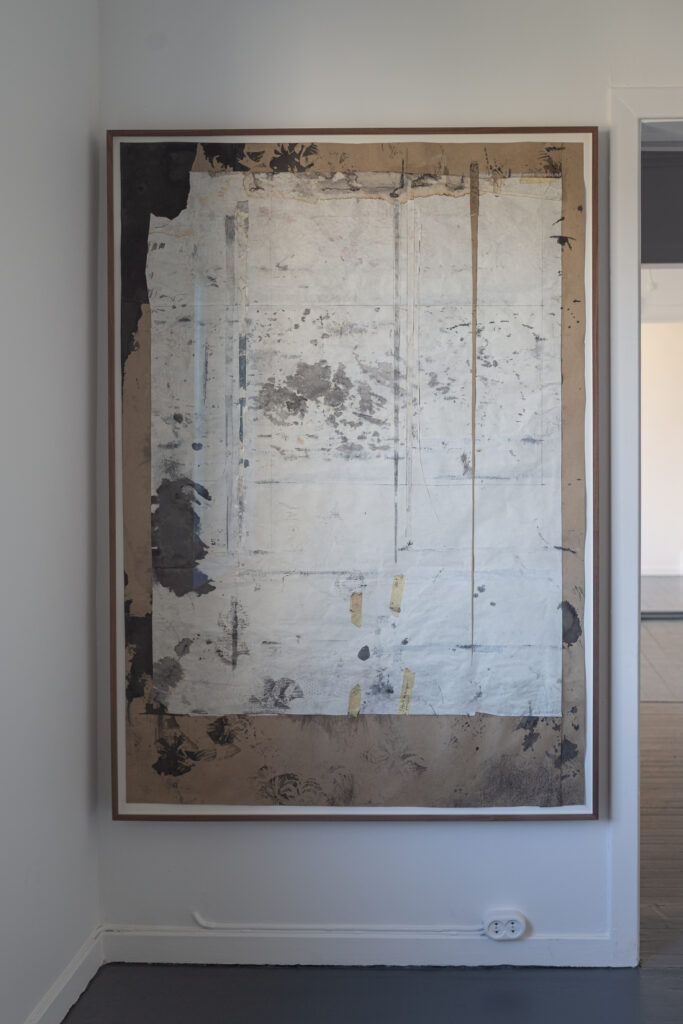Utstilling; I Utkanten, Kunstpunkt Lista, Agder Kunstsenter 28/2-2026 Verk forkant: Uavklart h 158 cm x b 111 cm. Verk