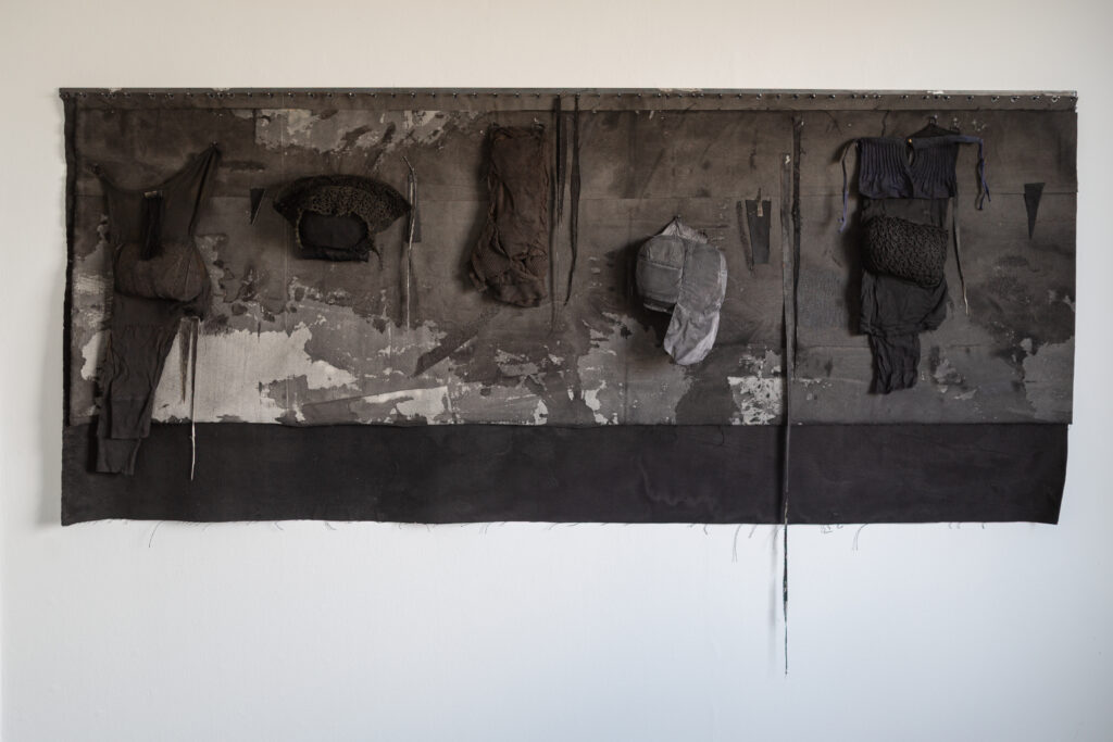 Utstilling; I Utkanten, Kunstpunkt Lista, Agder Kunstsenter 28/2-2026 Verk: Det Usagte h 85 cm x b203 cm x d 20 cm