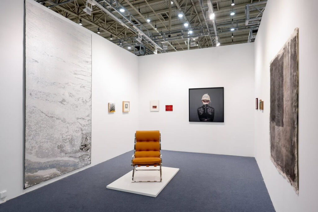 Dangdai Artfair, Bejing, China 21/5-24/5 2026, with my work Floating 150 cm x 150 cm, Right wall. Representert av SNØ Galleri Oslo, Algae Wang