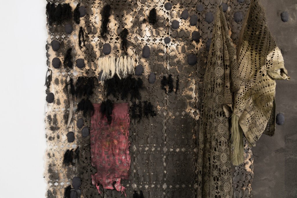 I Utkanten h 250 cm x b 300 cm x d 30 cm, utsnitt. Agder Kunstsenter, Kunstpunkt Lista. Foto: Garman Aaberg Jarli