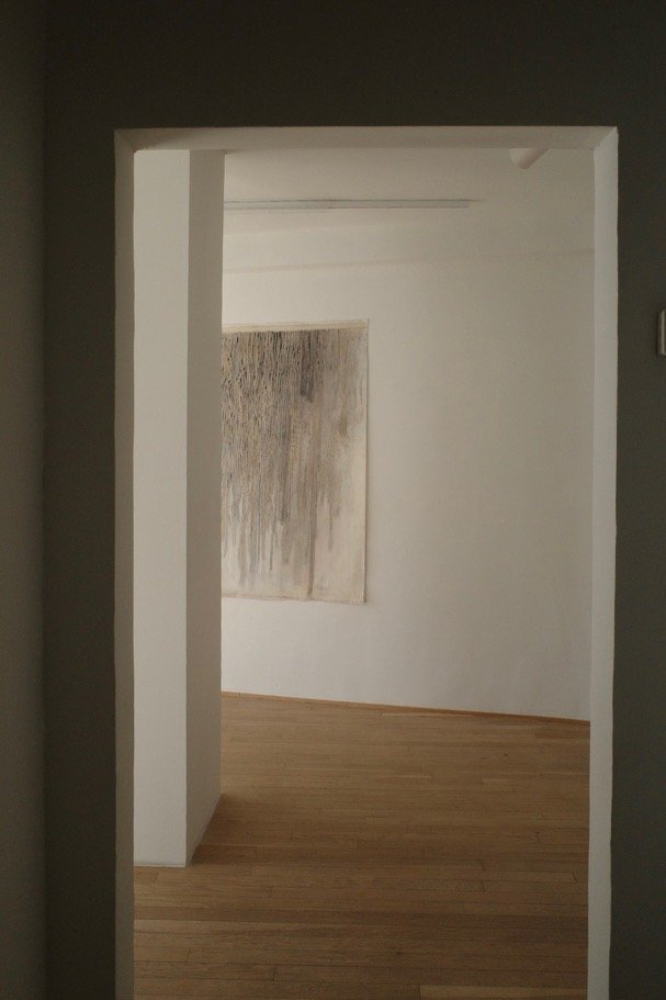 Loose Ends, SNØ galleri Oslo, 9/7-6/8 2026. Verk: Loose Ends 3, h 165 cm x b 135 cm