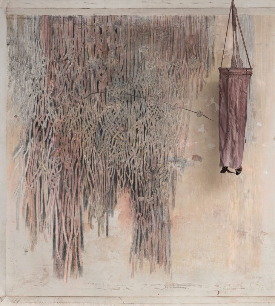 Loose Ends, SNØ galleri Oslo, 9/7-6/8 2026. Verk: Loose Ends 2, h 155 cm x b 135 cm